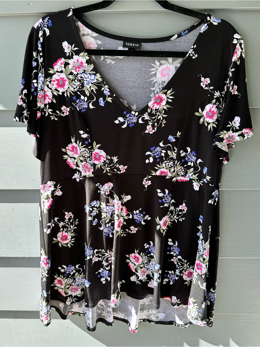 Torrid sz 1 1x black floral top shirt